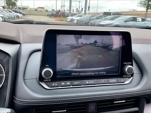 Certified 2023 Nissan Rogue SV FWD image 25