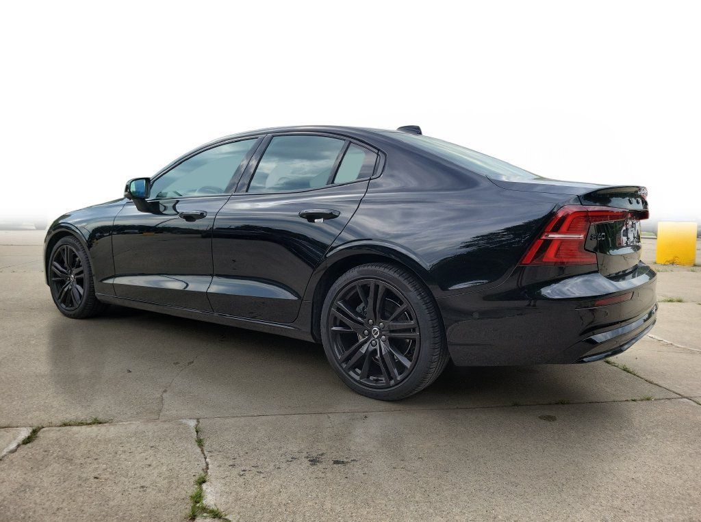Used 2023 Volvo S60 B5 Plus AWD/4WD image 3