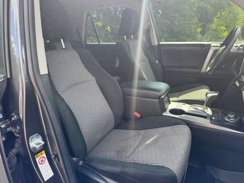 Used 2016 Toyota 4Runner SR5 AWD/4WD image 22
