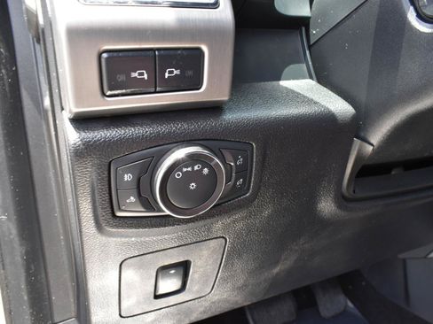 Used 2015 Ford F150 Platinum w/ Equipment Group 701A Luxury AWD/4WD image 40