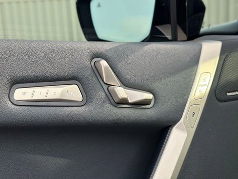 Certified 2025 BMW iX xDrive50 w/ Premium Package image 21