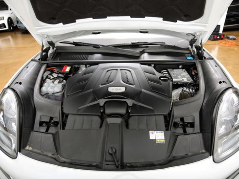 Used 2022 Porsche Cayenne S AWD/4WD image 40