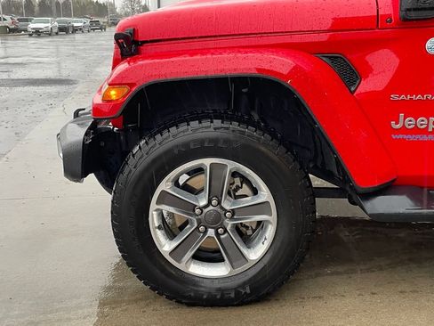 Used 2021 Jeep Wrangler Unlimited Sahara w/ Cold Weather Group AWD/4WD image 31