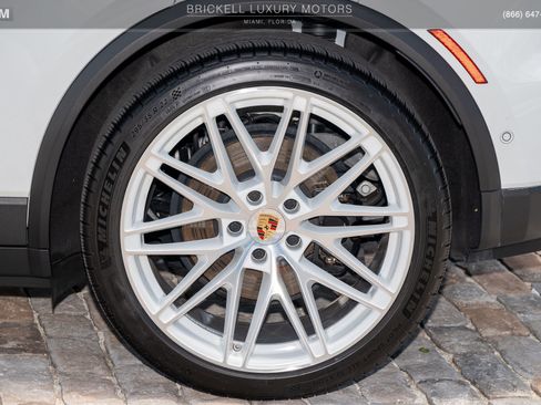 Used 2024 Porsche Macan 4 Electric AWD/4WD image 38
