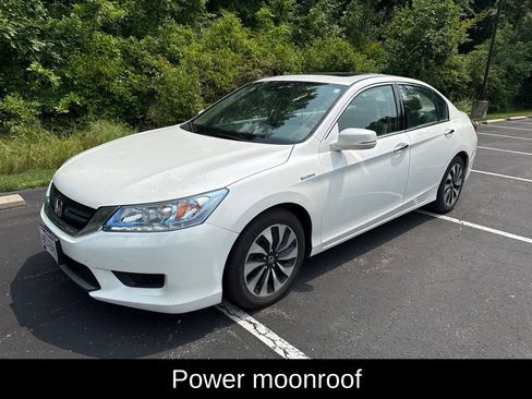 Used 2014 Honda Accord Touring image 2