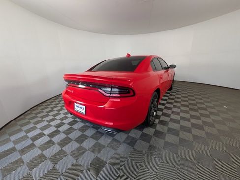 Used 2018 Dodge Charger GT image 3