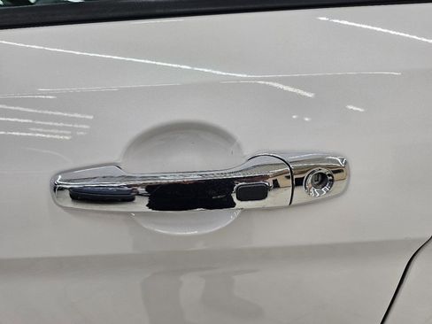 Used 2016 Ford Explorer Limited image 12