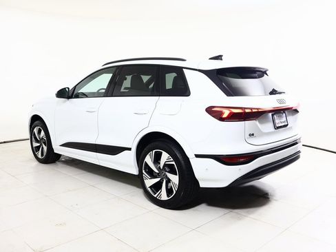 Used 2025 Audi Q6 e-tron Premium Plus image 14