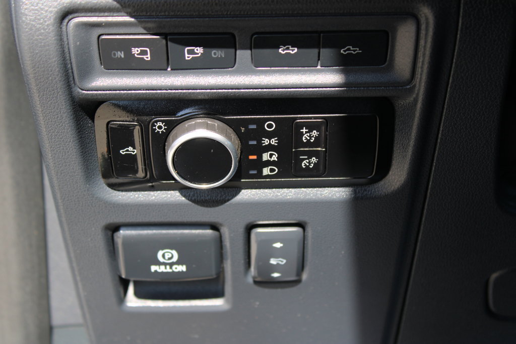 Used 2023 Ford F150 Lightning Platinum AWD/4WD image 28
