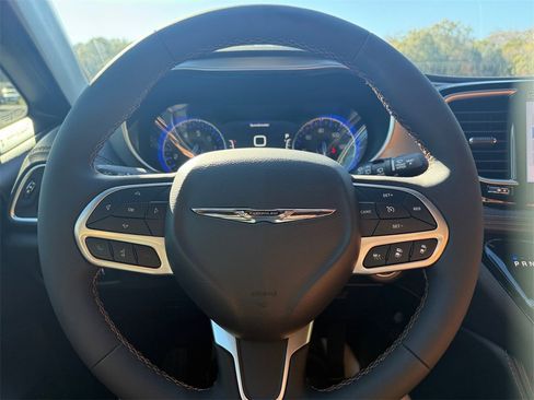 New 2026 Chrysler Pacifica Pinnacle image 21