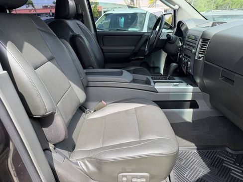 Used 2007 Nissan Titan LE AWD/4WD image 14