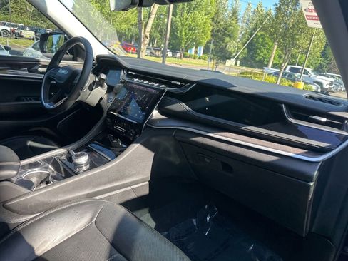 Used 2022 Jeep Grand Cherokee Limited 4xe w/ Luxury Tech Group II AWD/4WD image 15