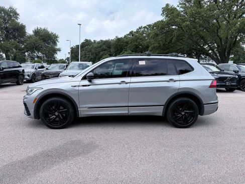 Used 2024 Volkswagen Tiguan SE R-Line w/ MDO Package, Two-Row AWD/4WD image 3