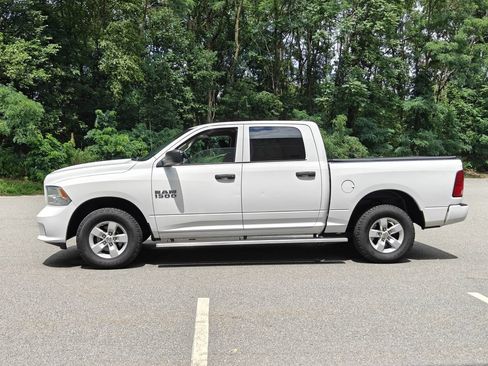Used 2018 RAM 1500 Express AWD/4WD image 6