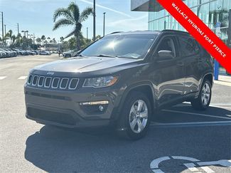 Used 2020 Jeep Compass Latitude video 2