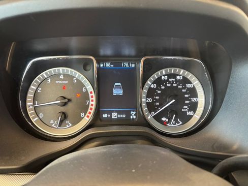Used 2019 Nissan Titan PRO-4X w/ Pro-4x Convenience Package AWD/4WD image 19