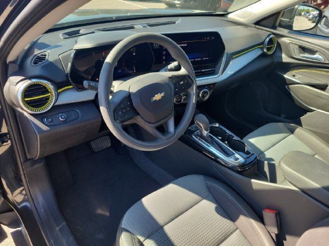 Used 2026 Chevrolet Trax LT FWD image 19