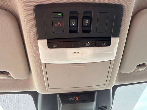 Used 2023 Nissan Rogue SL AWD/4WD image 28