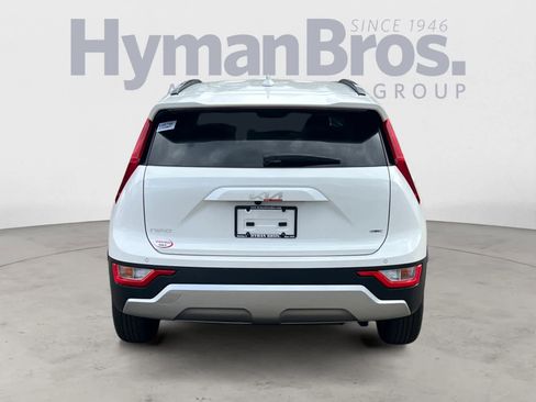 New 2025 Kia Niro EX image 4