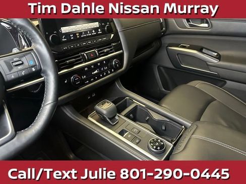 Used 2023 Nissan Pathfinder SL AWD/4WD image 30