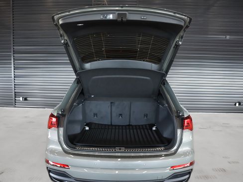 New 2025 Audi Q3 2.0T Premium image 12