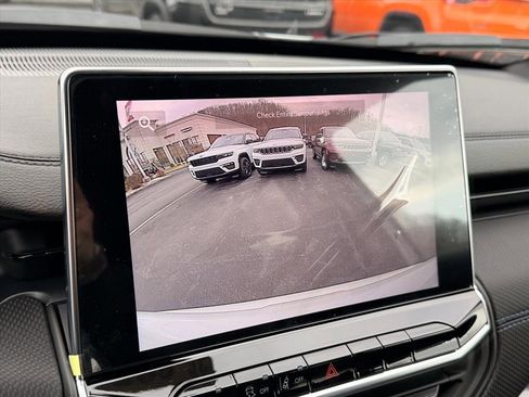 New 2026 Jeep Compass Latitude image 14