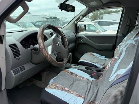 Used 2014 Nissan Frontier SV w/ SV Value Truck Package image 6