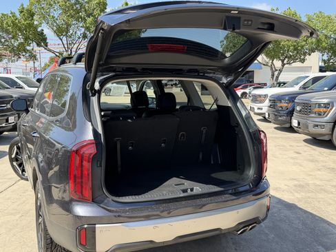 Used 2025 Kia Telluride S AWD/4WD image 8