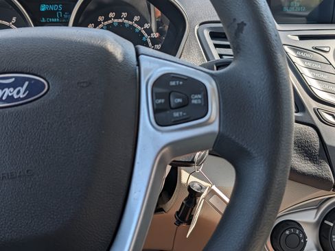 Used 2017 Ford Fiesta SE FWD image 25
