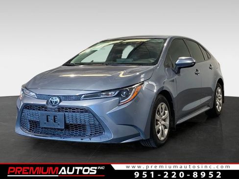 Used 2020 Toyota Corolla LE image 1