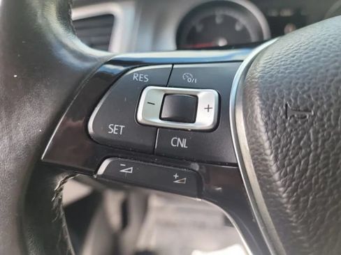 Used 2015 Volkswagen Golf TDI S FWD image 21