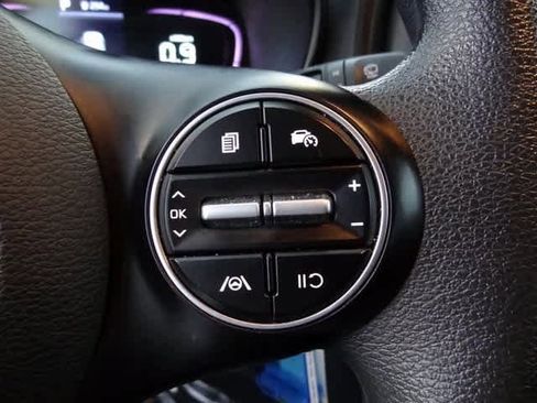 Used 2023 Kia Soul LX image 17