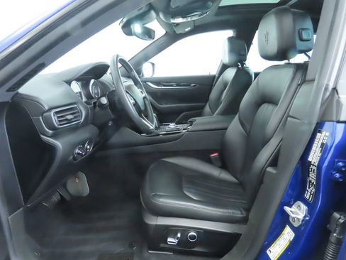 Used 2021 Maserati Levante image 20