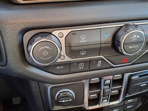 New 2026 Jeep Gladiator Sport AWD/4WD image 10