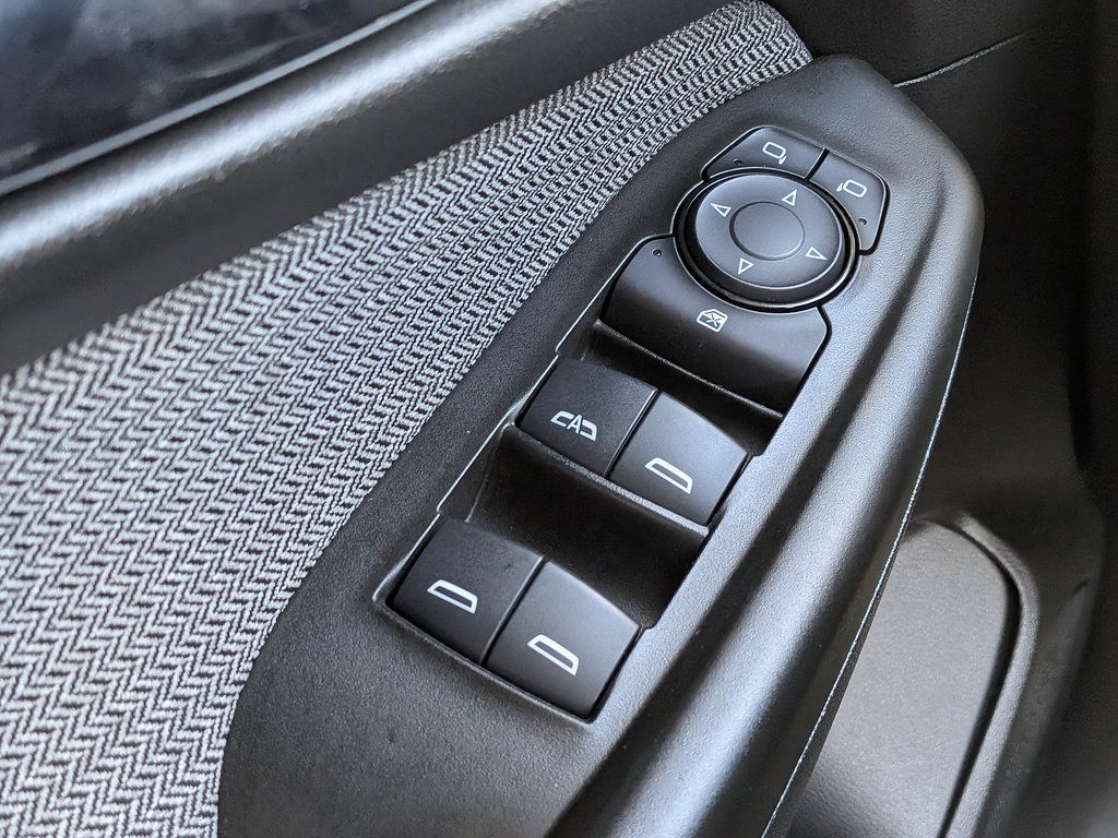 Used 2025 Chevrolet TrailBlazer LT w/ Driver Confidence Package FWD image 21