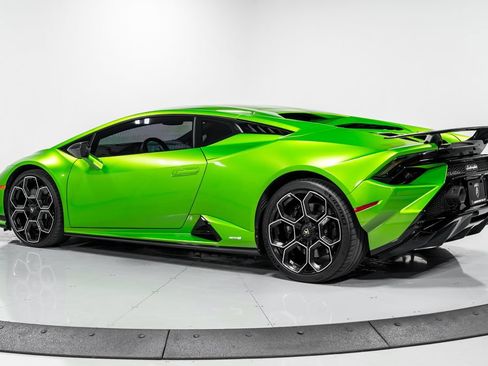 Used 2024 Lamborghini Huracan Tecnica RWD image 5