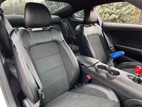 Used 2016 Ford Mustang Shelby GT350 w/ Technology Package image 42