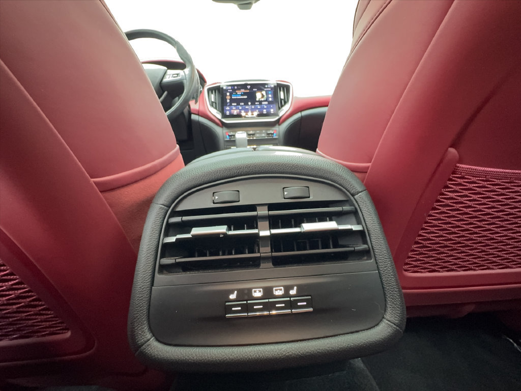 Used 2023 Maserati Ghibli Modena RWD image 44