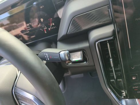 Used 2025 GMC Yukon AT4 w/ AT4 Premium Package AWD/4WD image 23