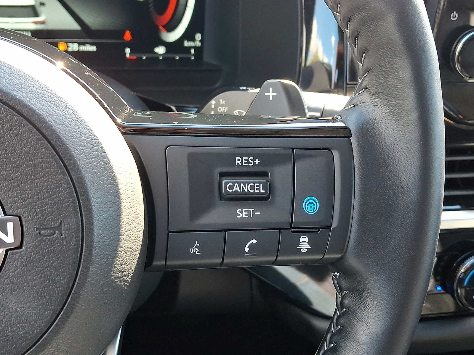 Used 2024 Nissan Pathfinder Platinum w/ Cargo Package AWD/4WD image 26