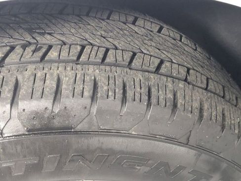 Certified 2025 GMC Yukon Denali image 9