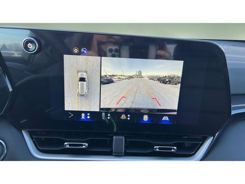 New 2026 Chevrolet Equinox LT w/ Convenience Package II image 19