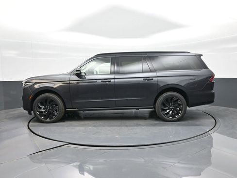 New 2025 Lincoln Navigator L Reserve w/ Jet Appearance Package image 16