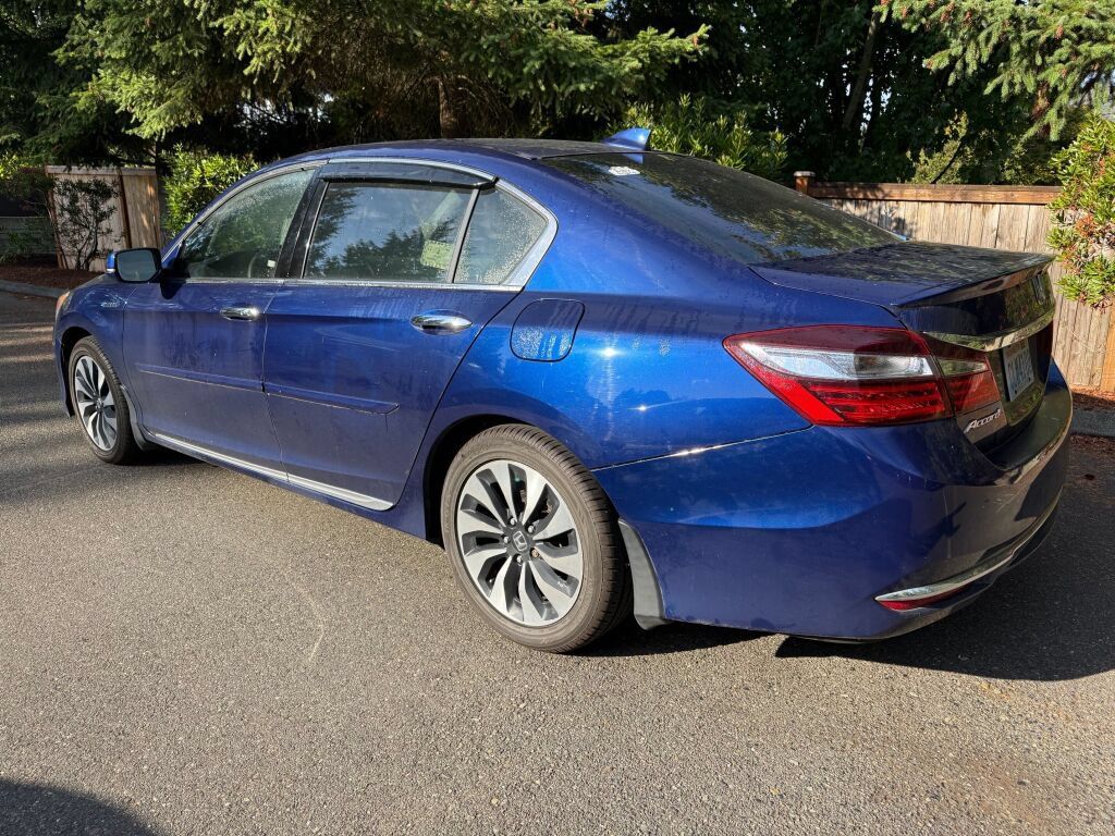 Used 2017 Honda Accord EX-L image 3