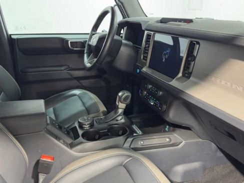 Used 2025 Ford Bronco Outer Banks AWD/4WD image 13