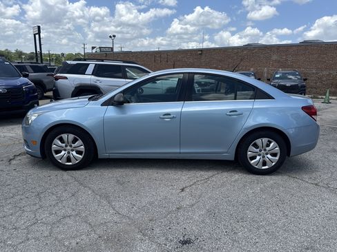 Used 2012 Chevrolet Cruze LS w/ Connectivity Package FWD image 6