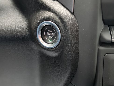 Used 2023 Chevrolet Silverado 1500 Custom image 18