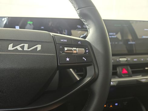 Used 2025 Kia K4 EX FWD image 16