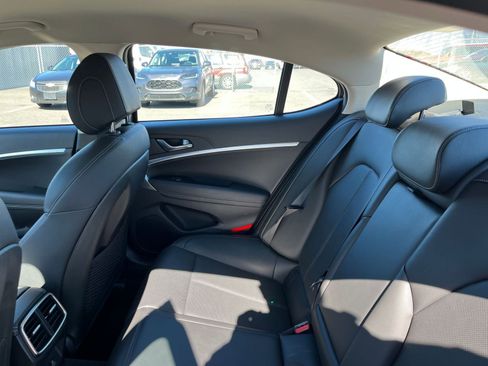 Used 2025 Genesis G70 2.5T image 39