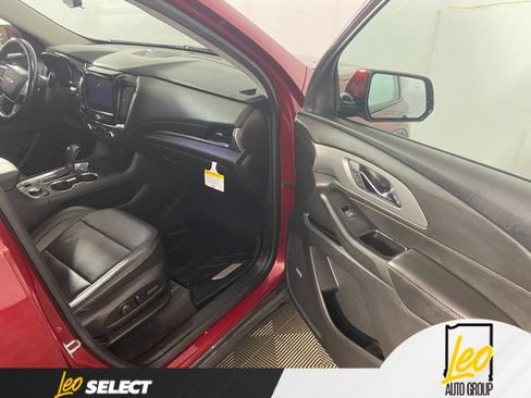 Used 2019 Chevrolet Traverse RS w/ LPO, Floor Liner Package FWD image 17